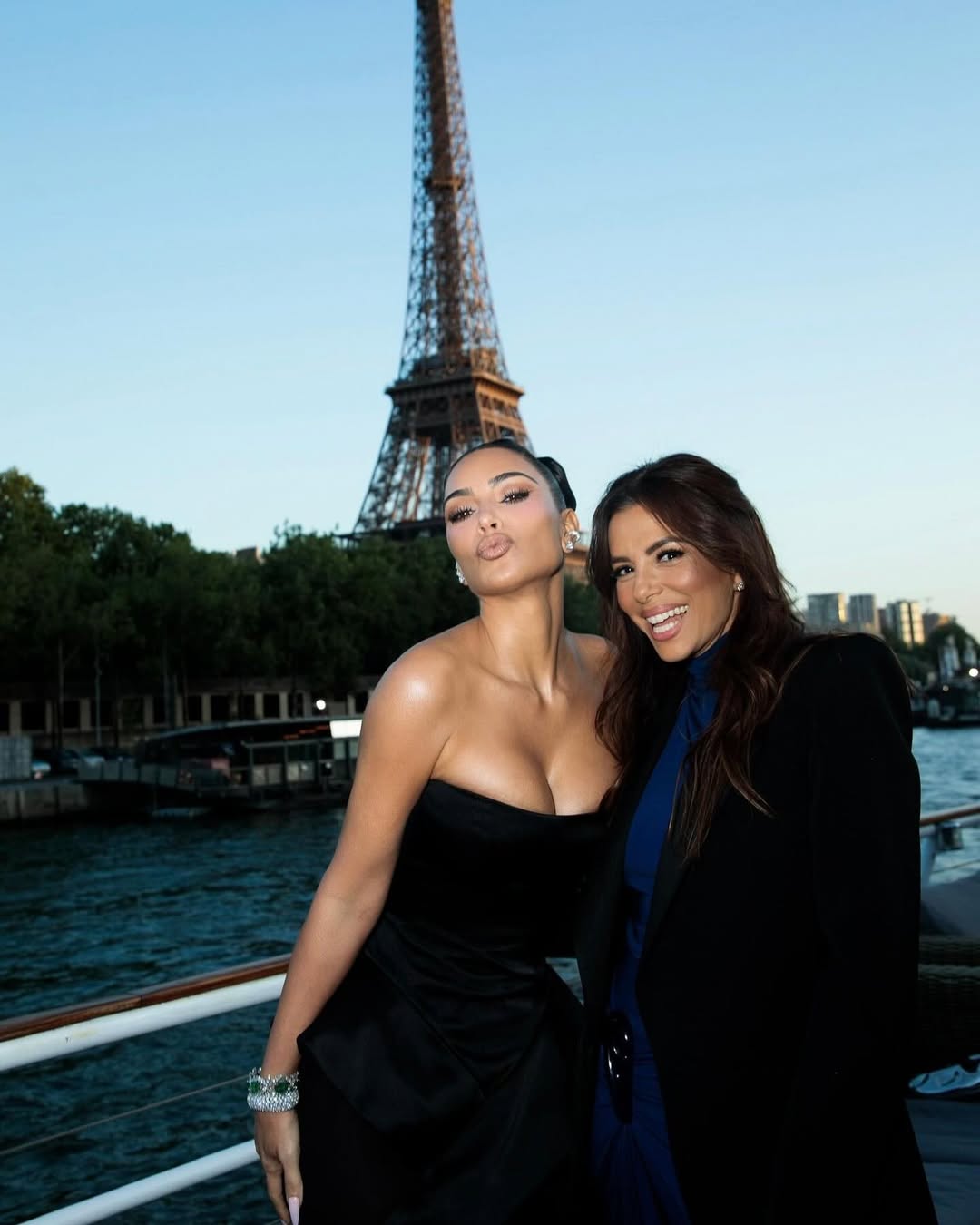 Access_Kardashian_16~8.jpg