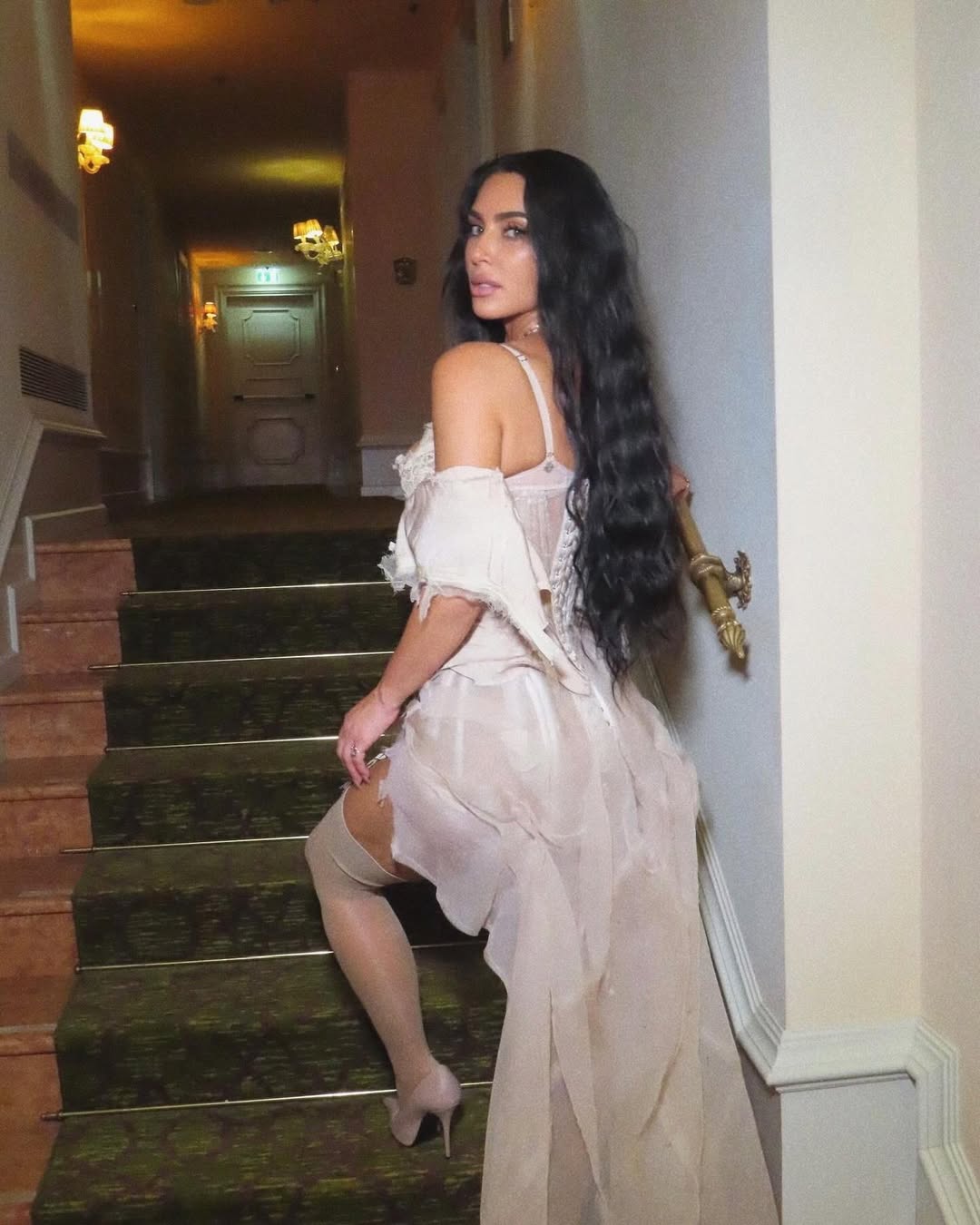 Access_Kardashian_18~11.jpg