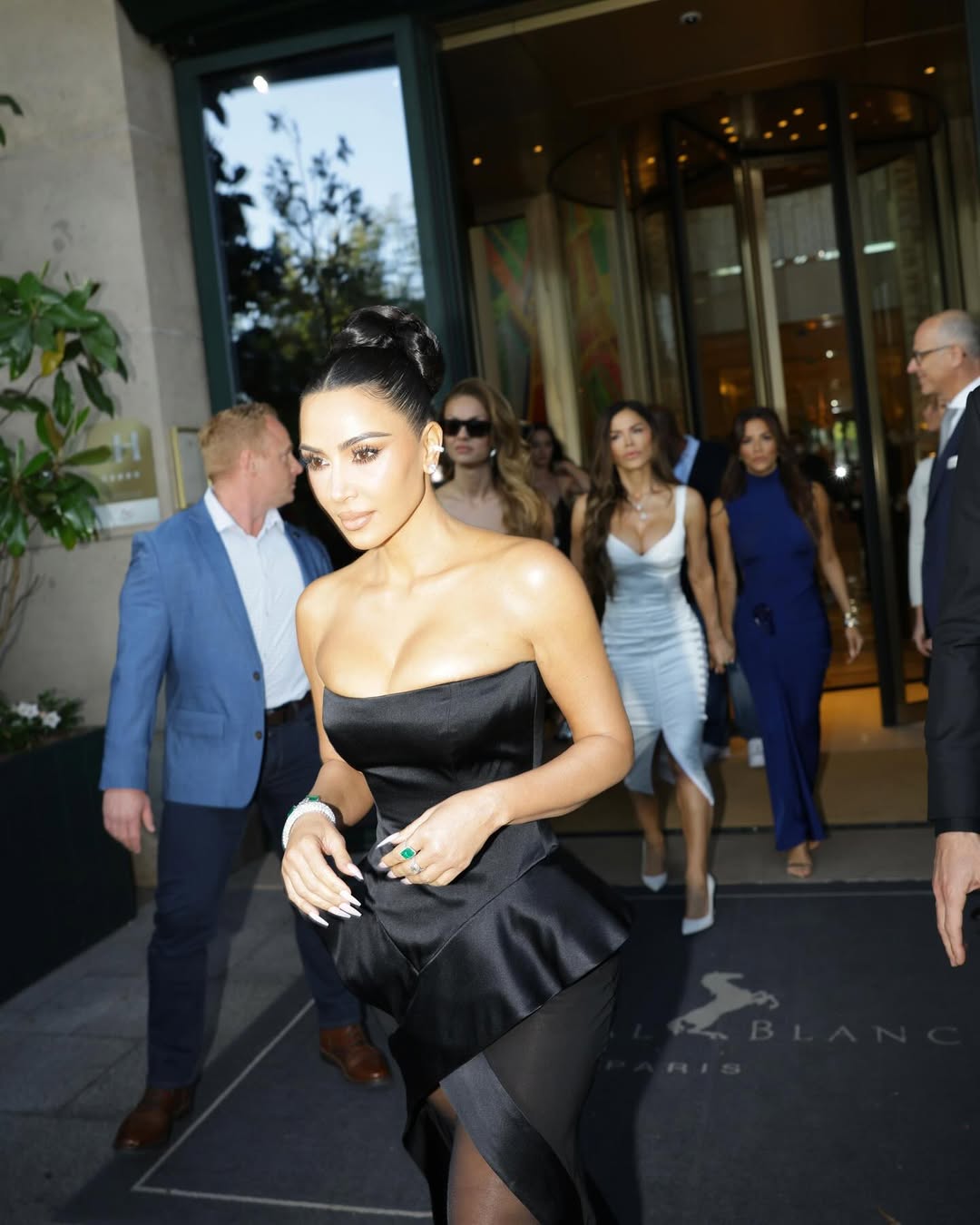 Access_Kardashian_18~5.jpg