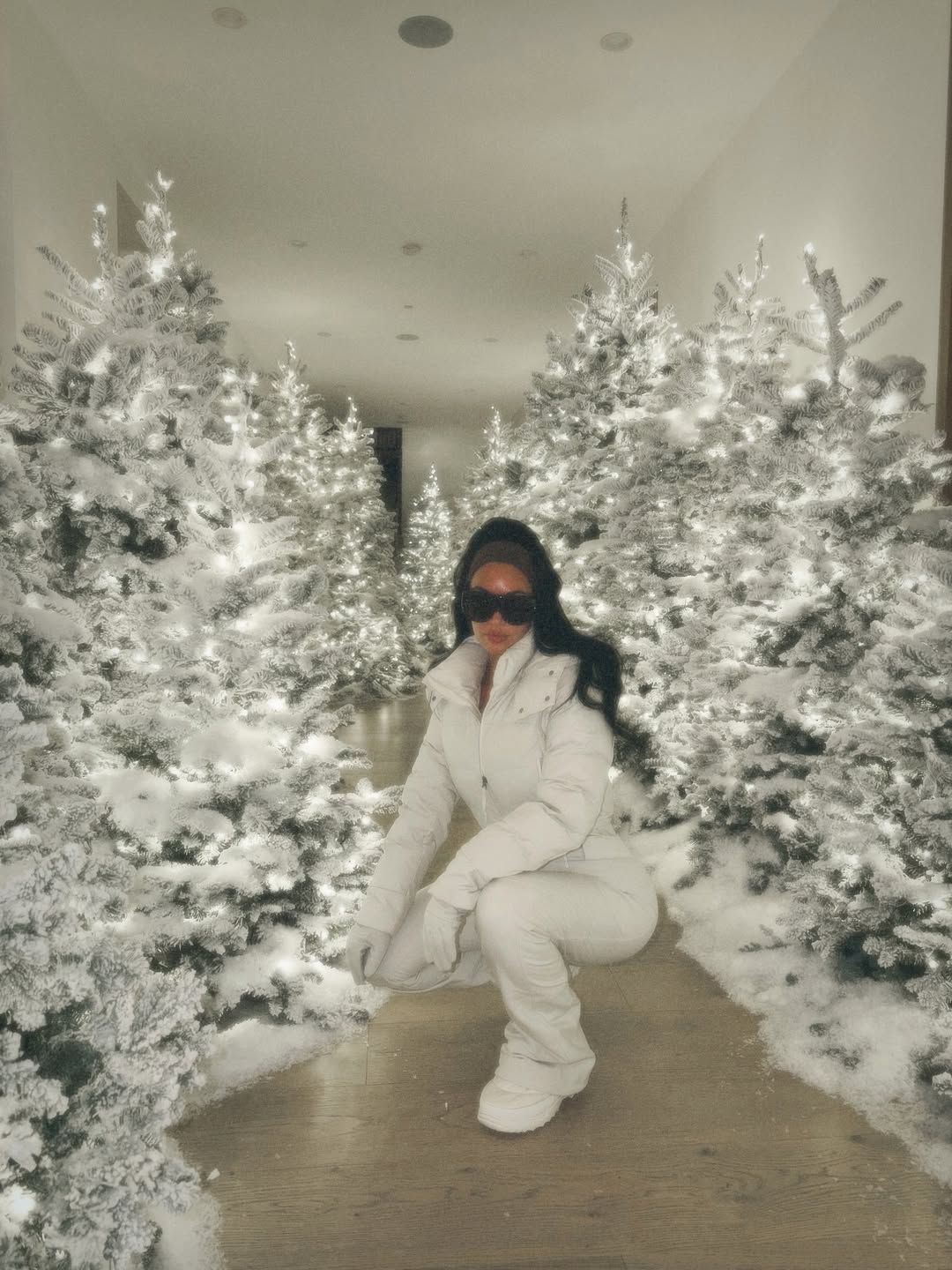 Access_Kardashian_19~21.jpg