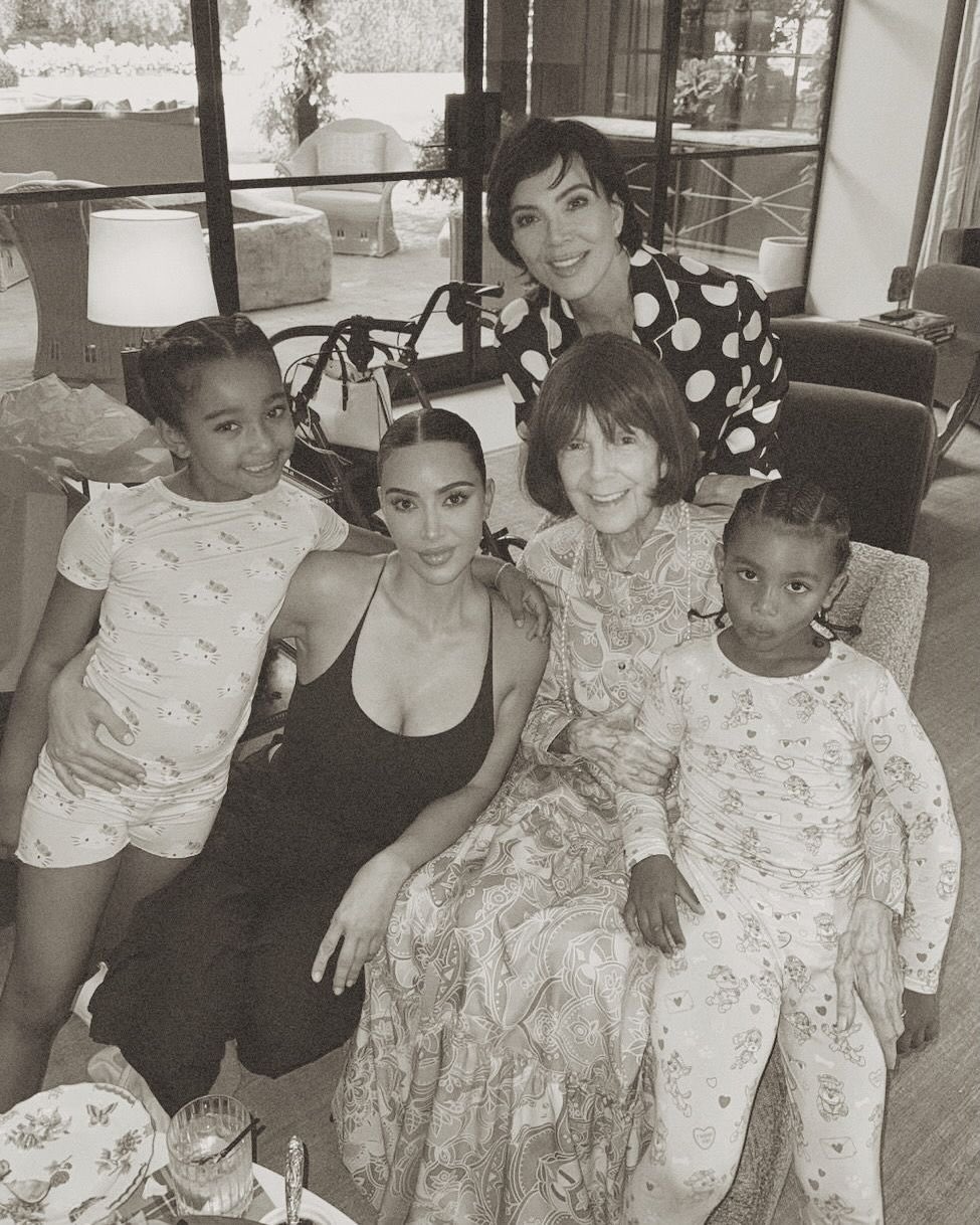 Access_Kardashian_1~14.jpg