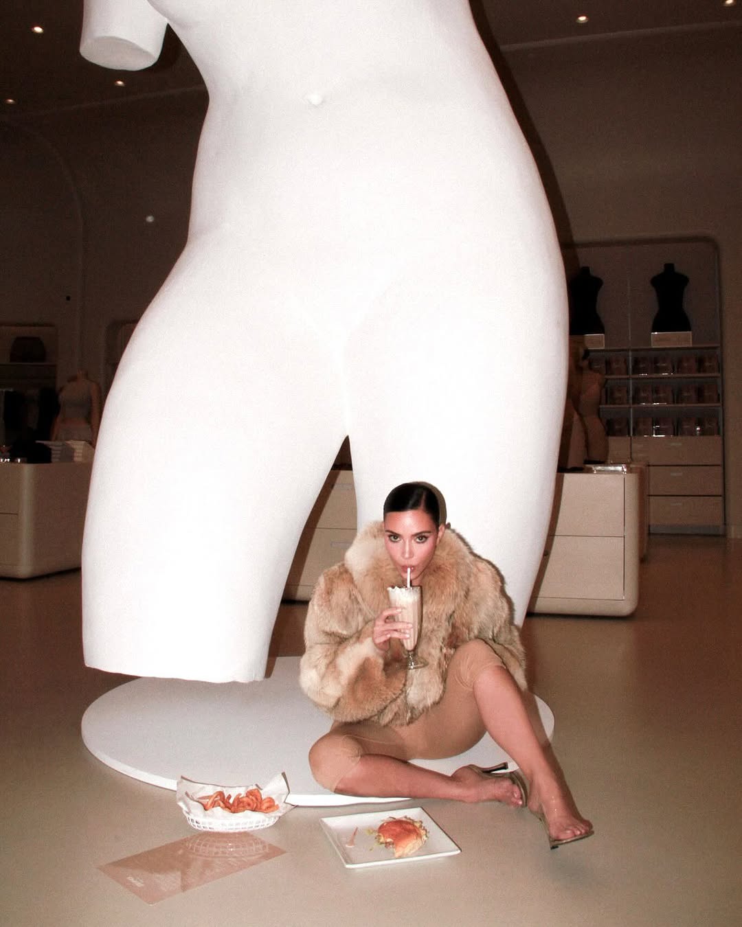 Access_Kardashian_1~9.jpg