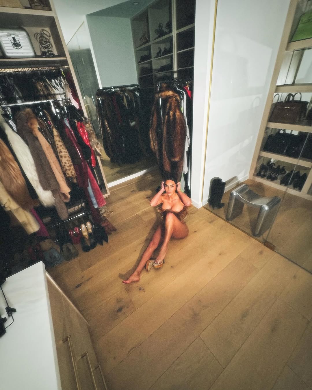 Access_Kardashian_20~2.jpg