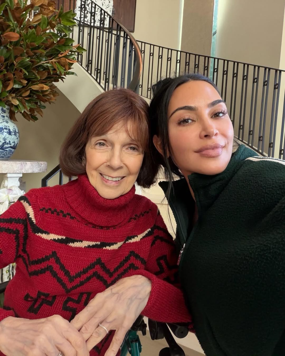 Access_Kardashian_21~9.jpg