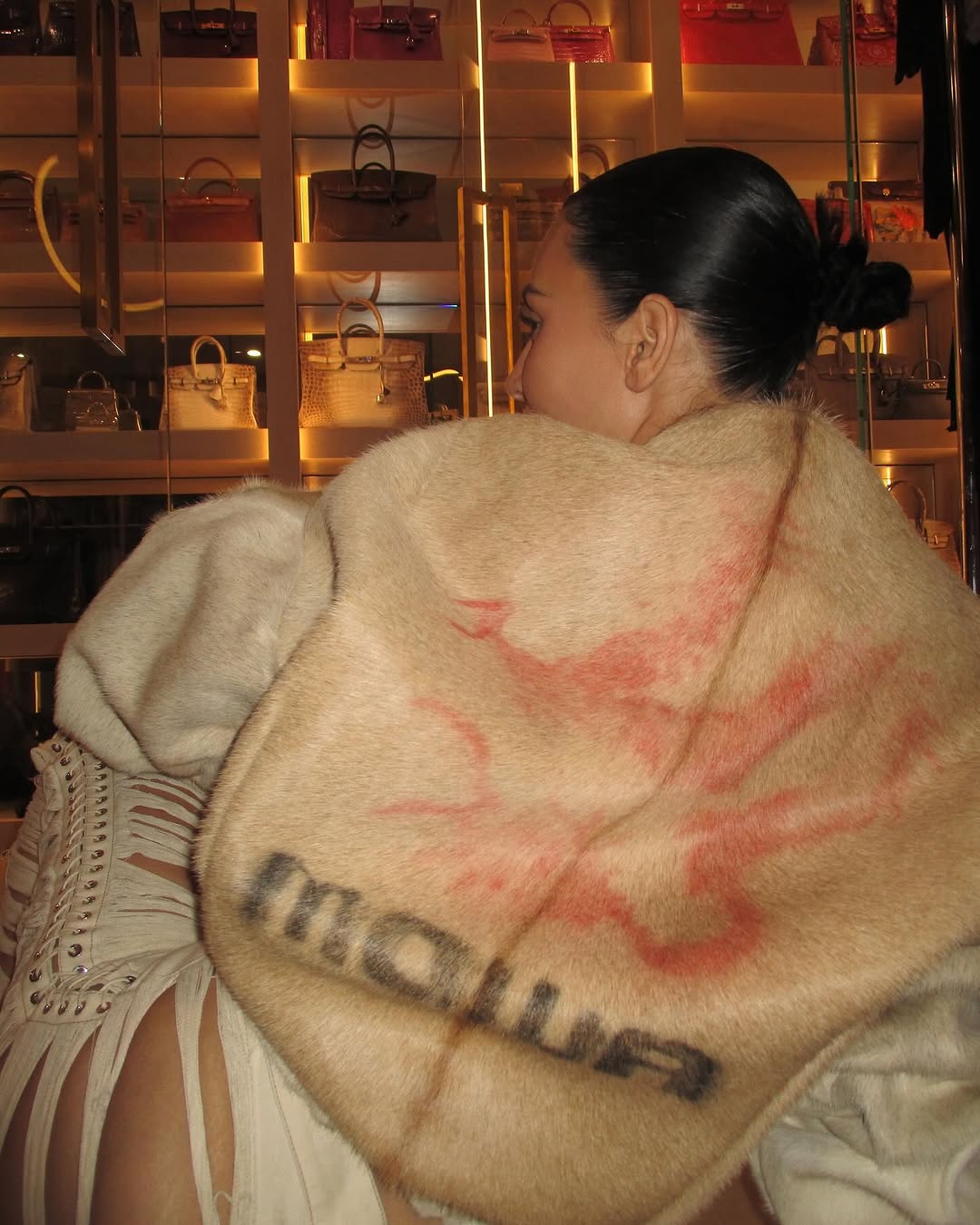 Access_Kardashian_22~1.jpg