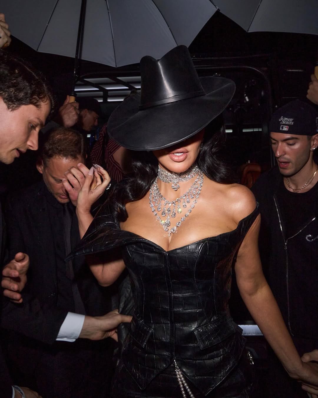 Access_Kardashian_22~3.jpg