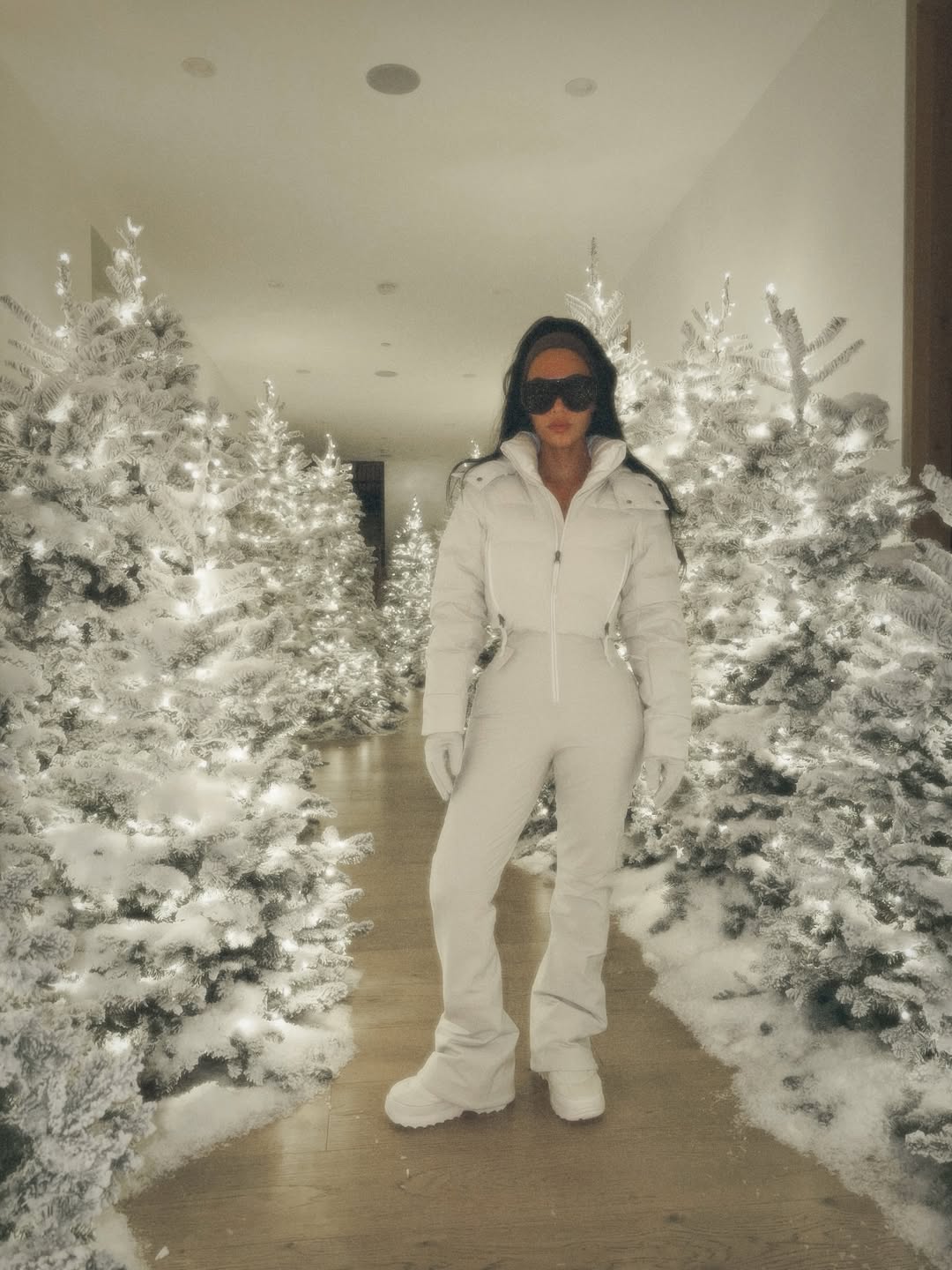 Access_Kardashian_23~6.jpg