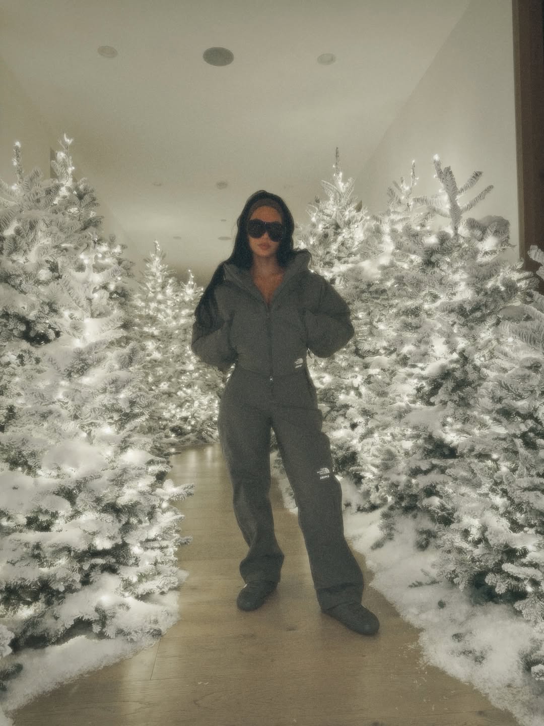 Access_Kardashian_26~3.jpg