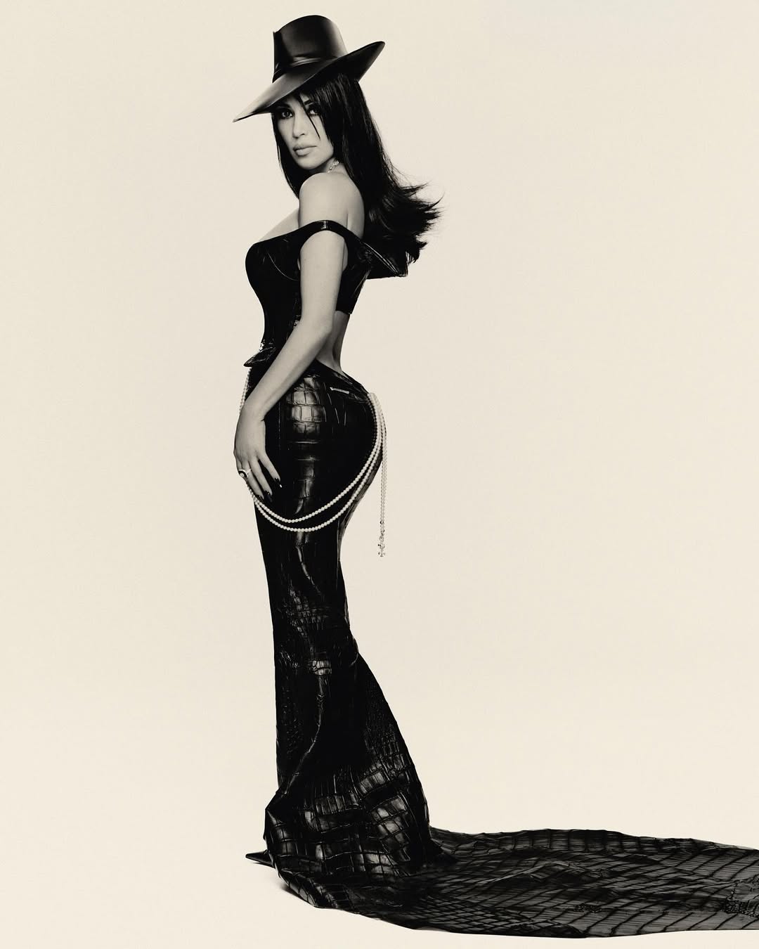 Access_Kardashian_2~12.jpg