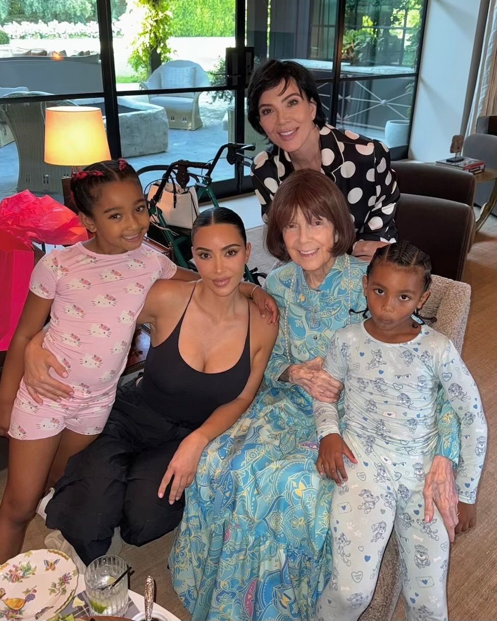 Access_Kardashian_2~14.jpg