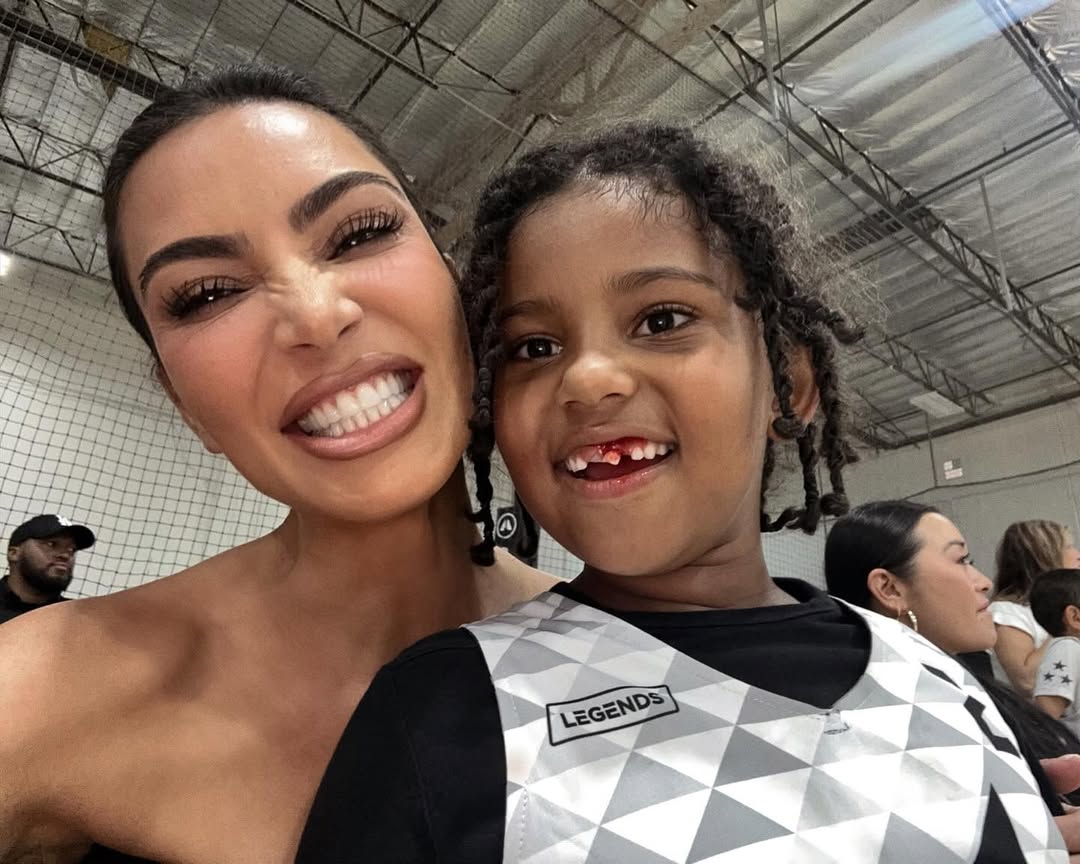 Access_Kardashian_2~24.jpg