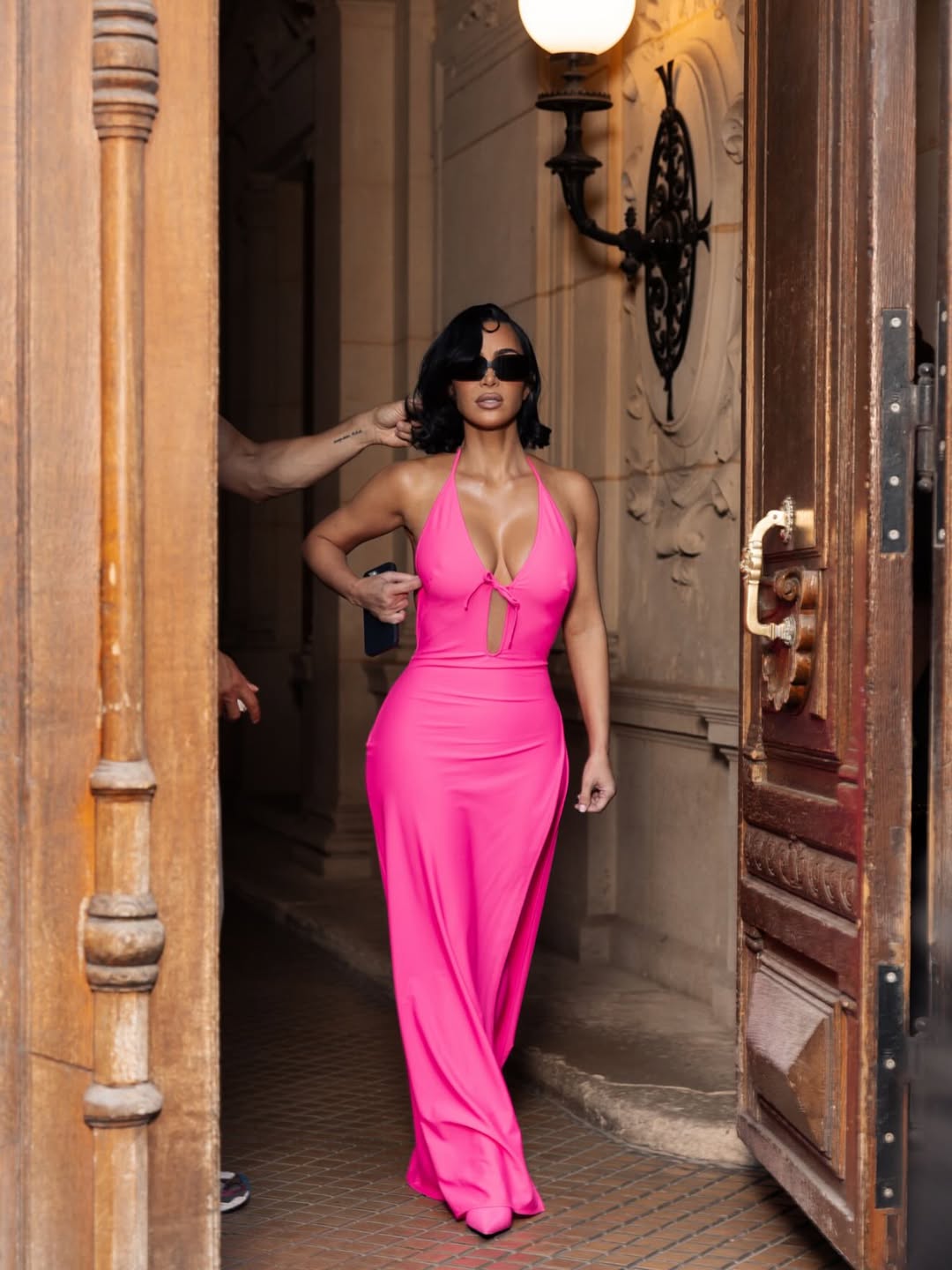 Access_Kardashian_30~1.jpg