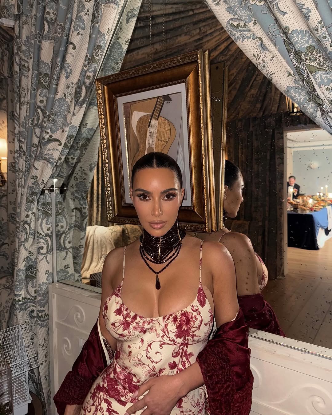 Access_Kardashian_3~7.jpg