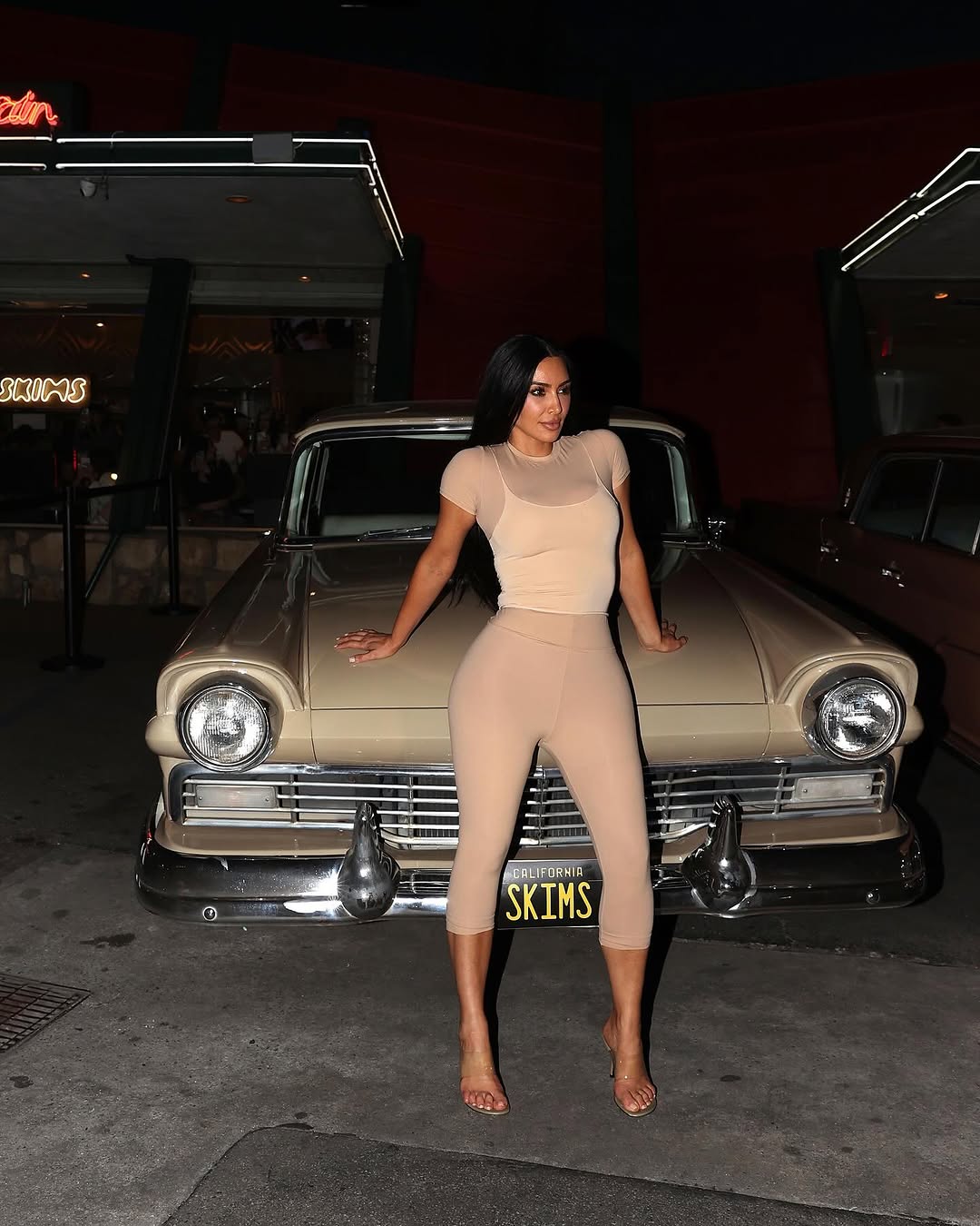 Access_Kardashian_3~9.jpg