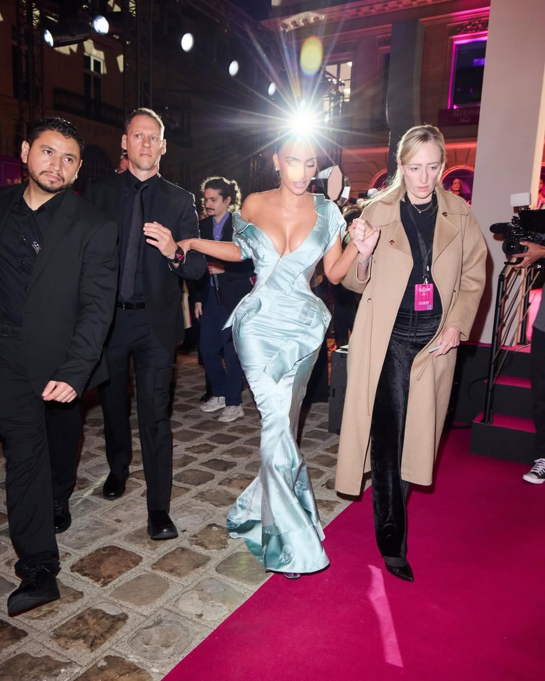 Access_Kardashian_4~30.jpg