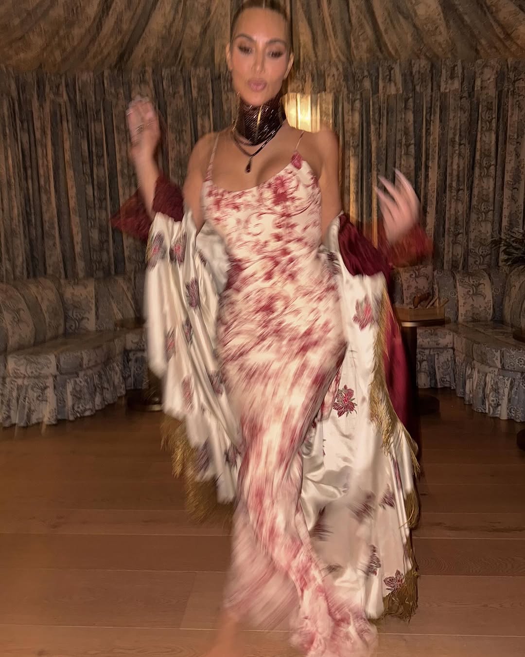 Access_Kardashian_4~7.jpg