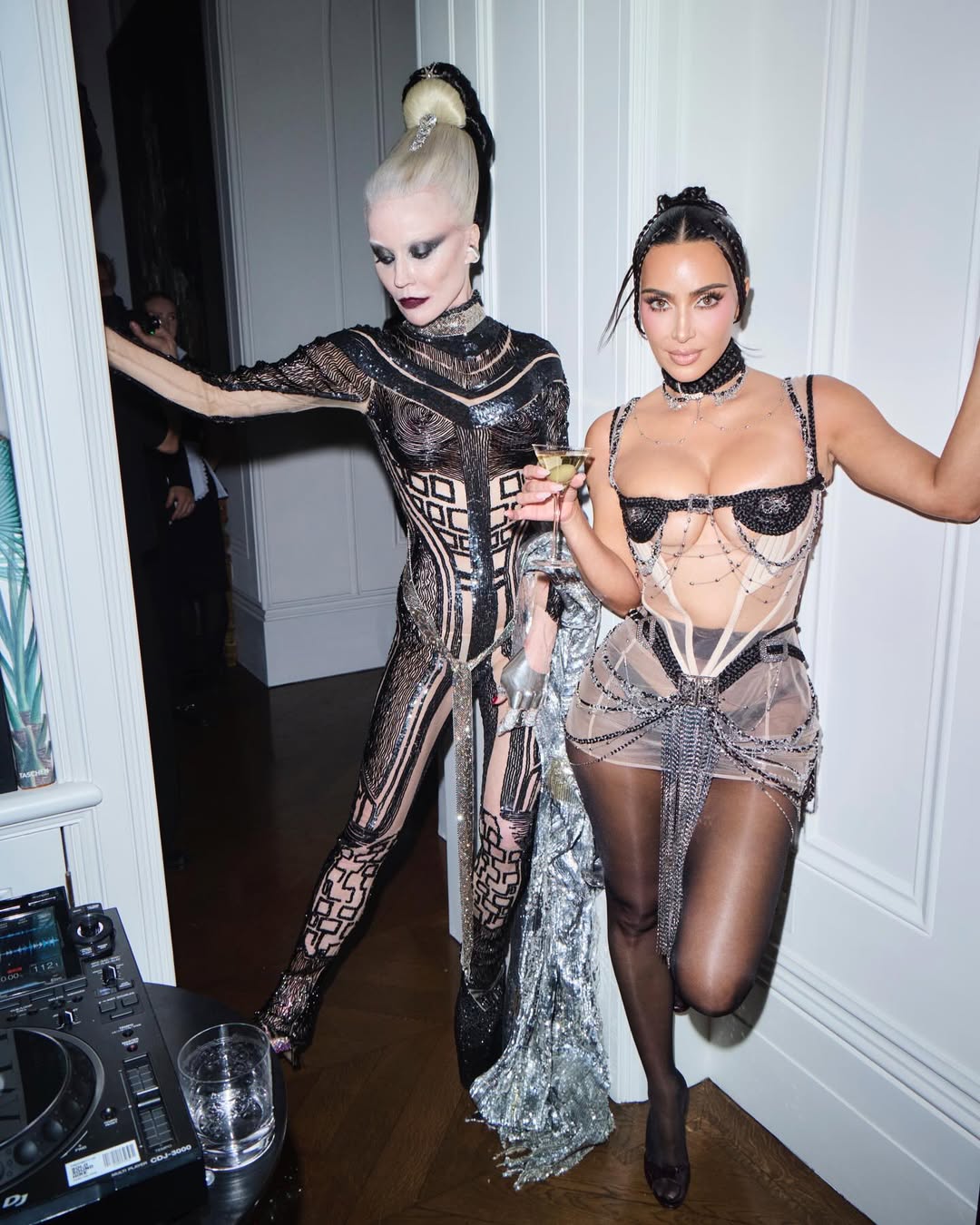 Access_Kardashian_51~1.jpg