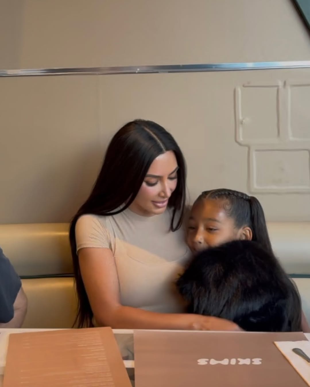 Access_Kardashian_5~9.jpg