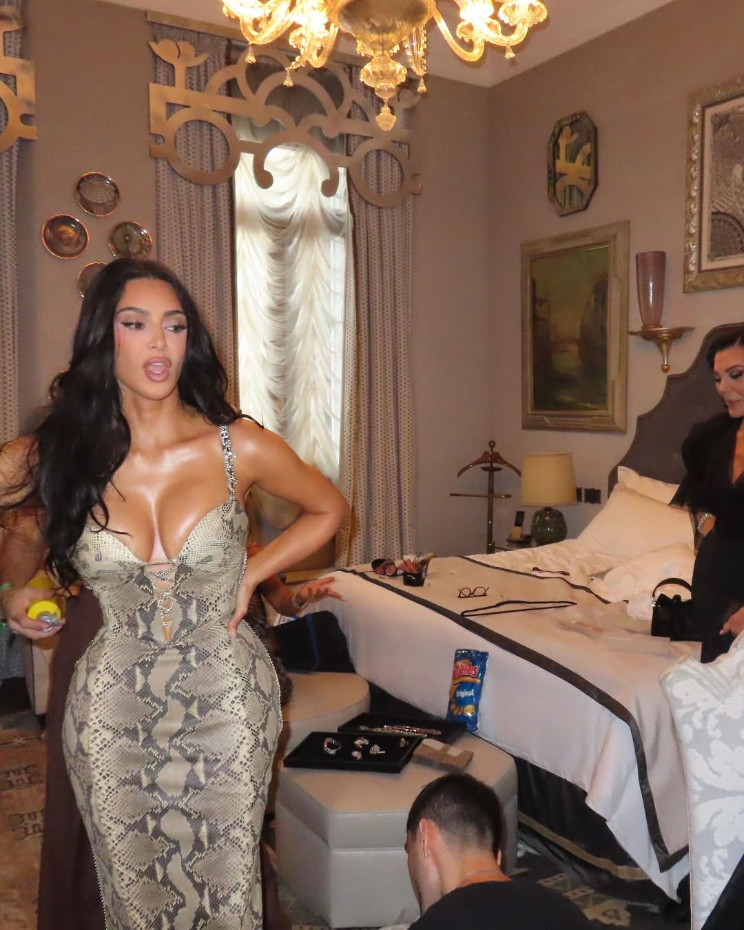 Access_Kardashian_6~17.jpg