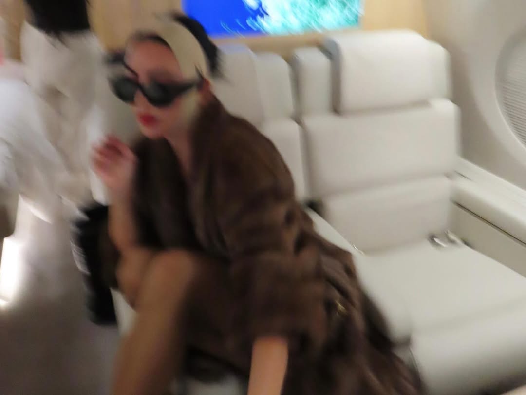 Access_Kardashian_6~21.jpg