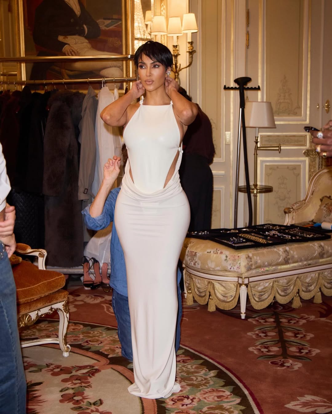 Access_Kardashian_7~28.jpg