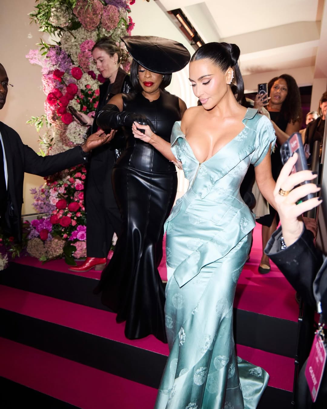 Access_Kardashian_7~29.jpg