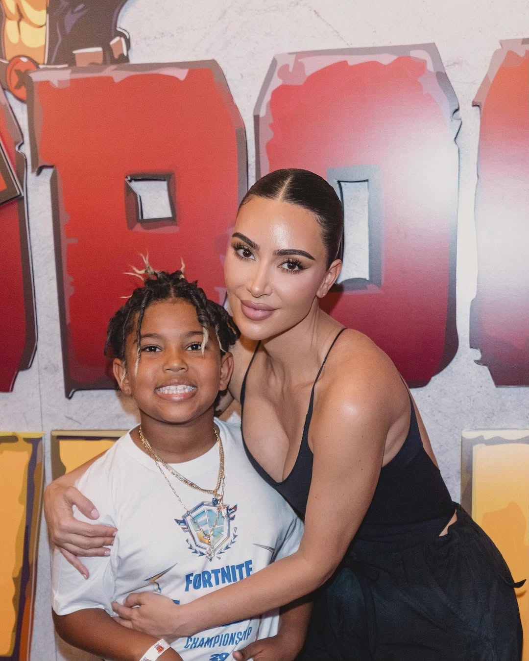 Access_Kardashian_8~15.jpg