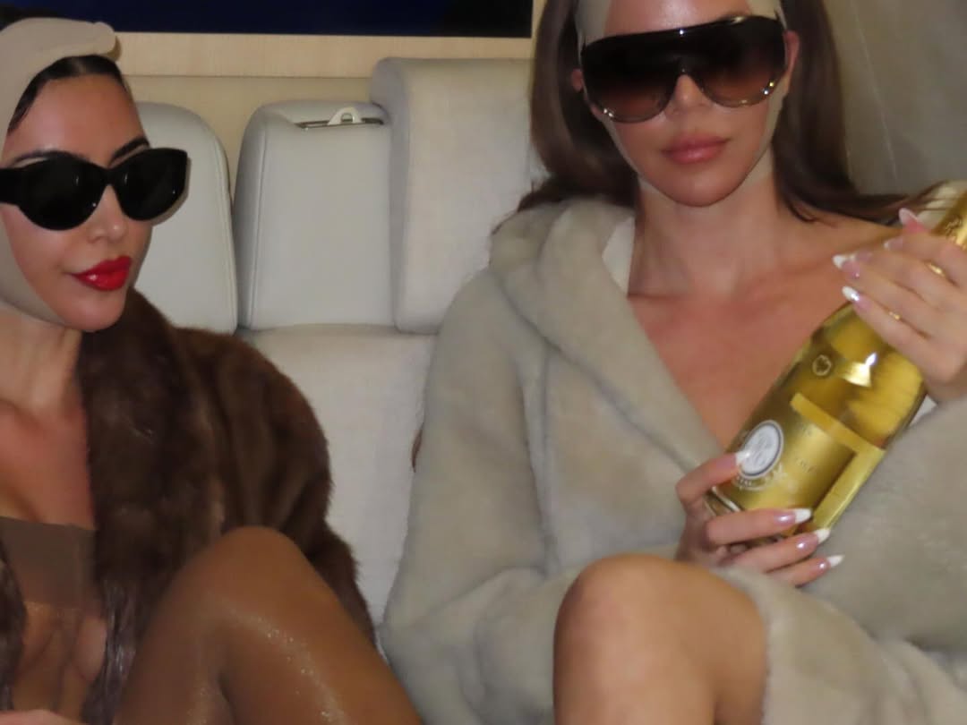 Access_Kardashian_8~20.jpg