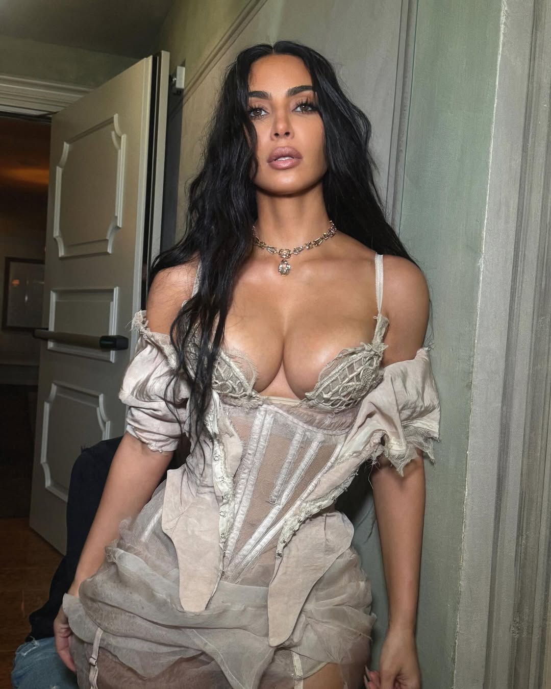 Access_Kardashian_9~17.jpg