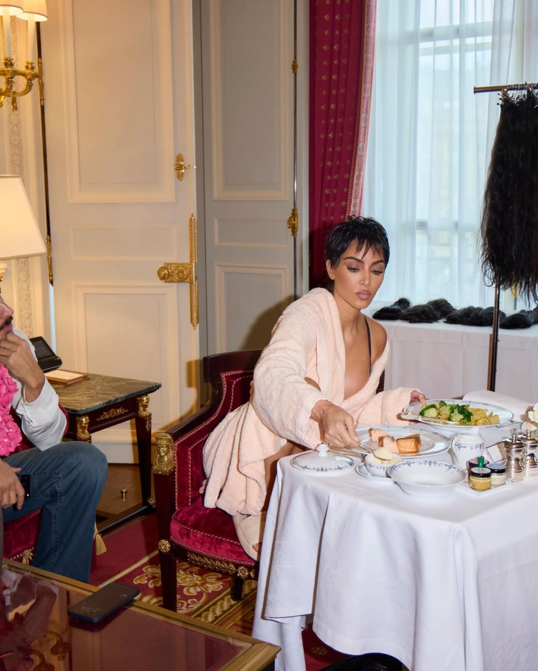 Access_Kardashian_9~27.jpg