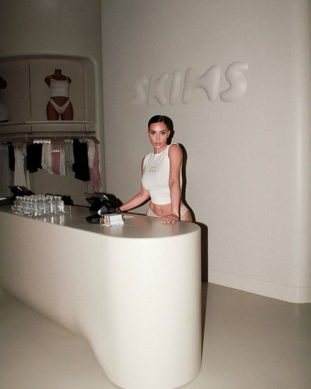 Access_Kardashian_9~9.jpg