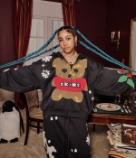 Access_Kardashian_100~0.jpg