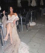 Access_Kardashian_11~20.jpg