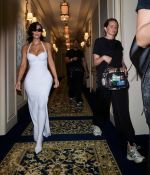 Access_Kardashian_12~21.jpg