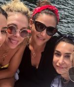 Access_Kardashian_14~18.jpg