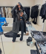 Access_Kardashian_15~25.jpg