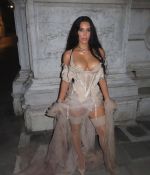 Access_Kardashian_16~15.jpg