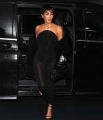 Access_Kardashian_17~21.jpg