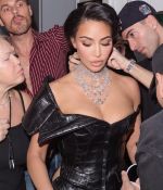 Access_Kardashian_17~6.jpg