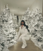 Access_Kardashian_19~21.jpg