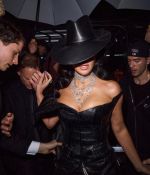 Access_Kardashian_22~3.jpg