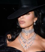 Access_Kardashian_27~0.jpg