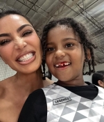 Access_Kardashian_2~24.jpg