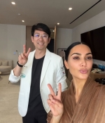 Access_Kardashian_33~2.jpg