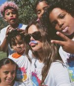 Access_Kardashian_34~0.jpg