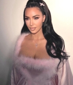 Access_Kardashian_42~2.jpg