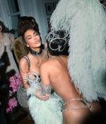 Access_Kardashian_53~0.jpg