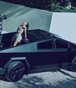 Access_Kardashian_7~6.jpg
