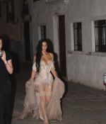 Access_Kardashian_8~18.jpg