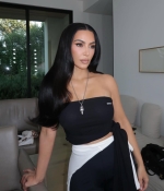 Access_Kardashian_8~27.jpg